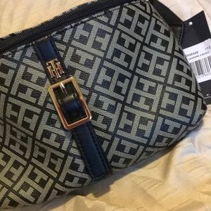 ❗️SOLD❗️Tommy Hilfiger purse